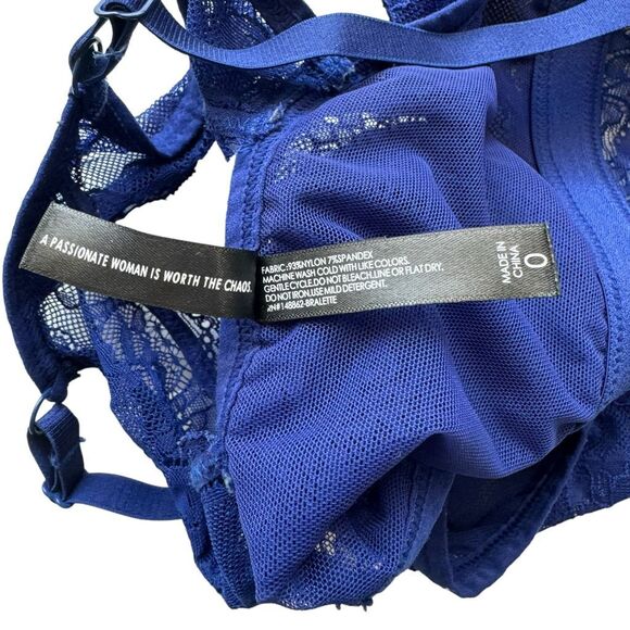 Torrid Royal Blue Curve Lace Bralette Women’s Size 0 - Picture 3 of 5